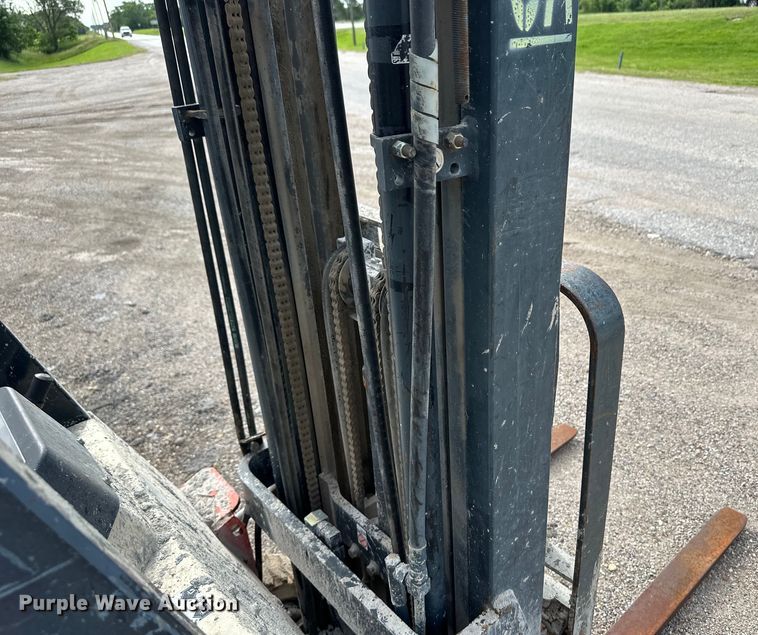 image for item OL9510 Nissan forklift