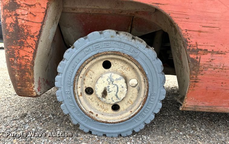 image for item OL9510 Nissan forklift