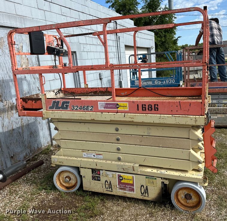 image for item OL9517 JLG 3246E2 scissor lift
