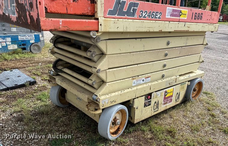 image for item OL9517 JLG 3246E2 scissor lift