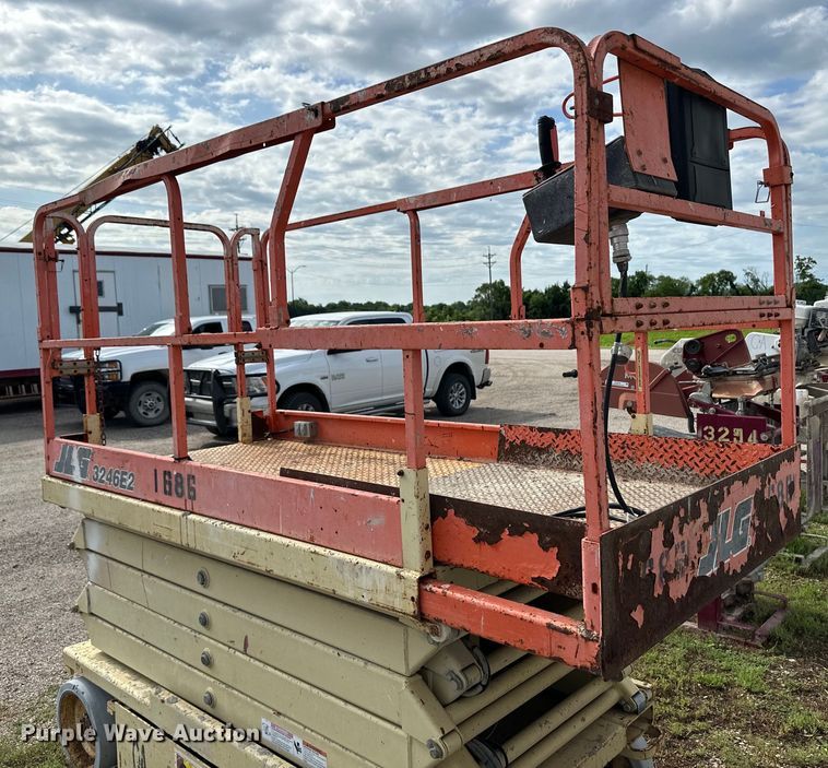 image for item OL9517 JLG 3246E2 scissor lift