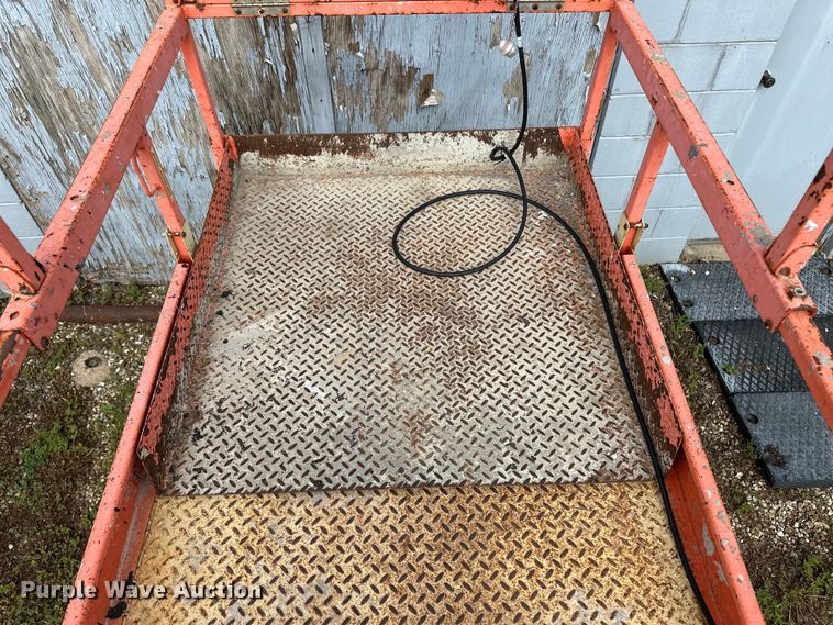 image for item OL9517 JLG 3246E2 scissor lift