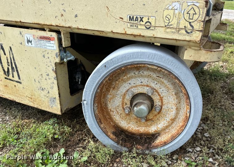 image for item OL9517 JLG 3246E2 scissor lift