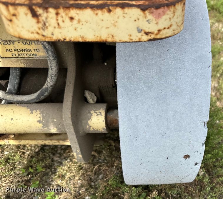 image for item OL9517 JLG 3246E2 scissor lift