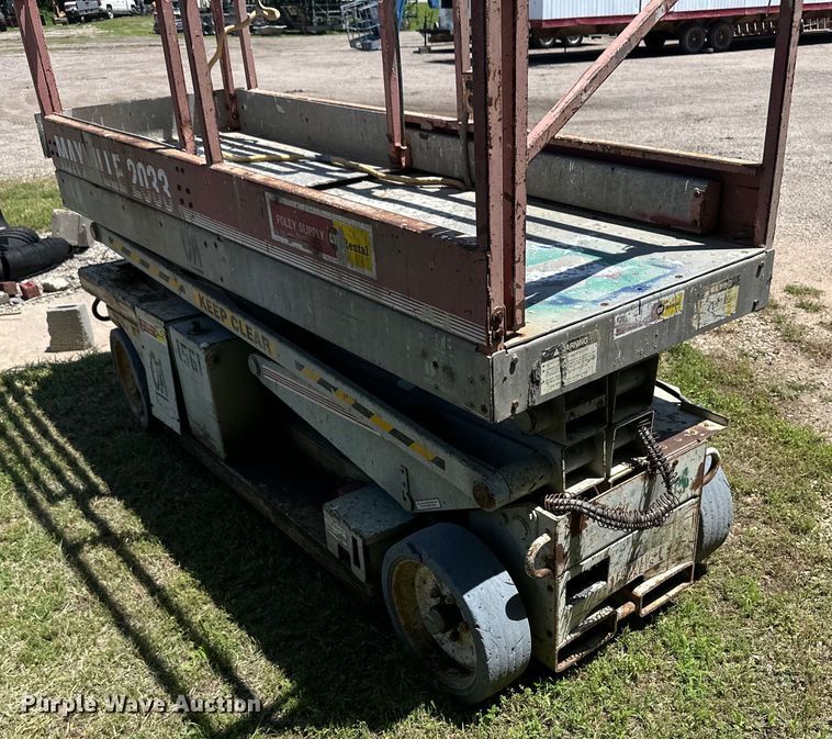 image for item OL9520 Mayville 2033 scissor lift