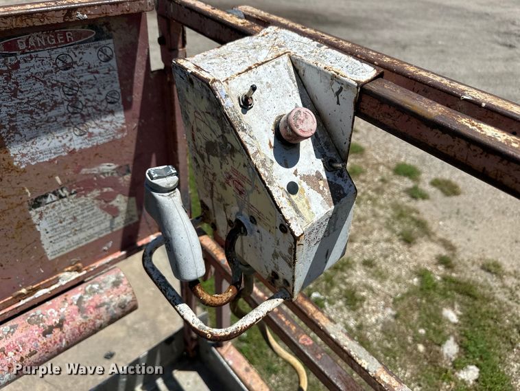 image for item OL9520 Mayville 2033 scissor lift