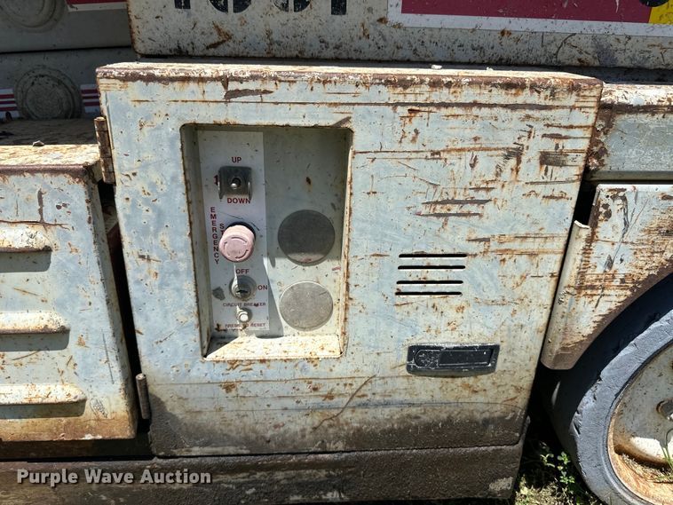 image for item OL9520 Mayville 2033 scissor lift