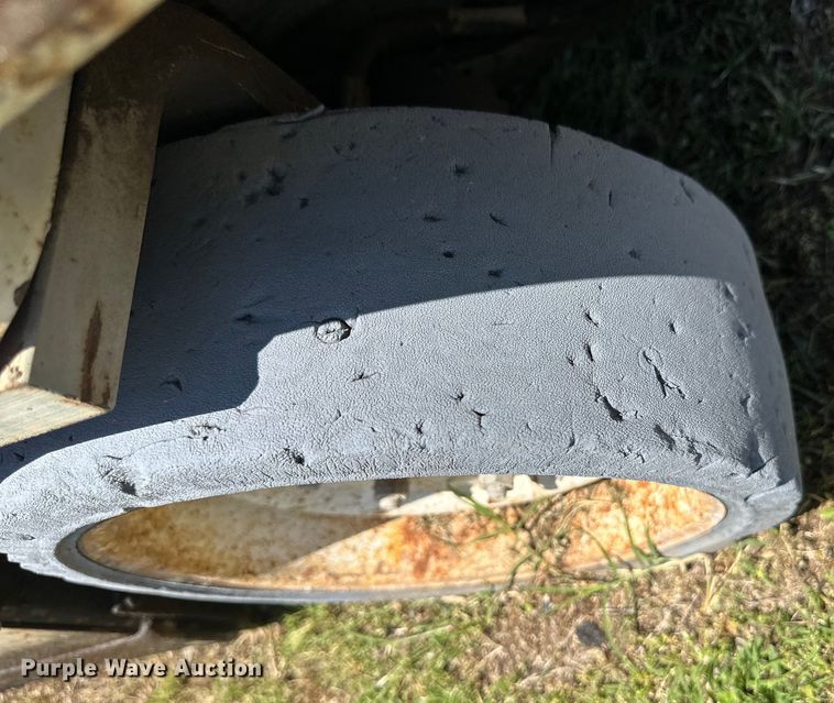 image for item OL9520 Mayville 2033 scissor lift