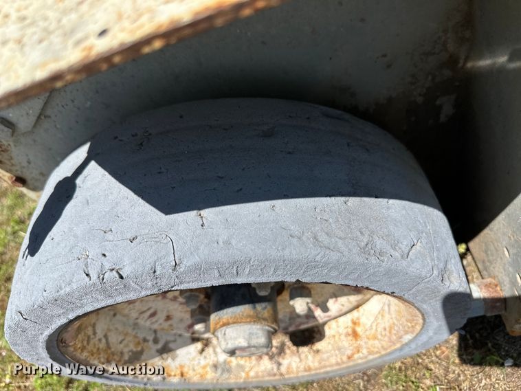 image for item OL9520 Mayville 2033 scissor lift