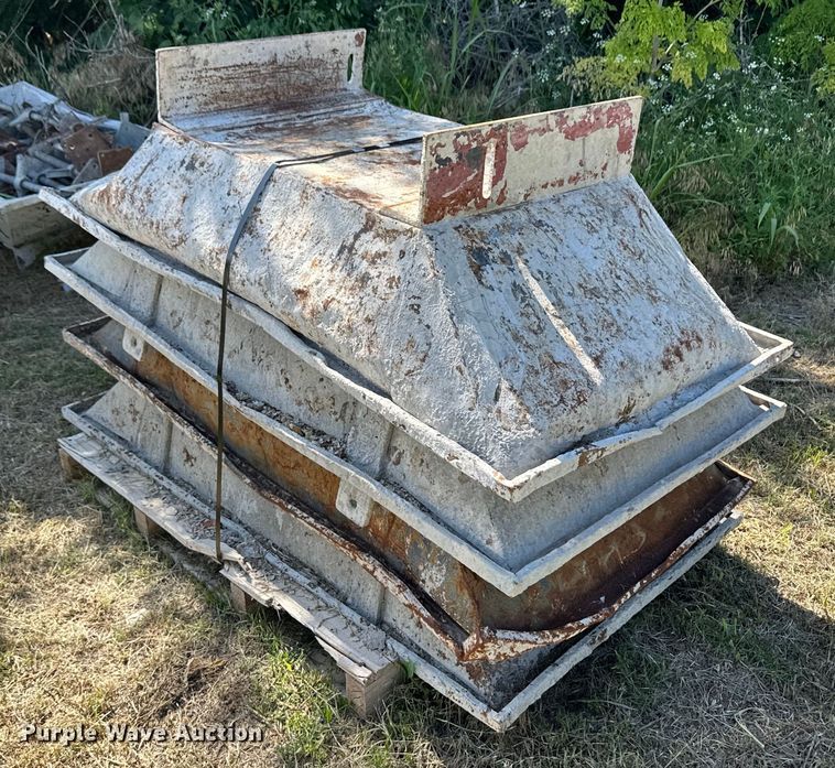 image for item OL9528 (4) grout tubs 