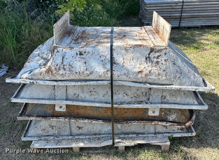 image for item OL9528 (4) grout tubs 