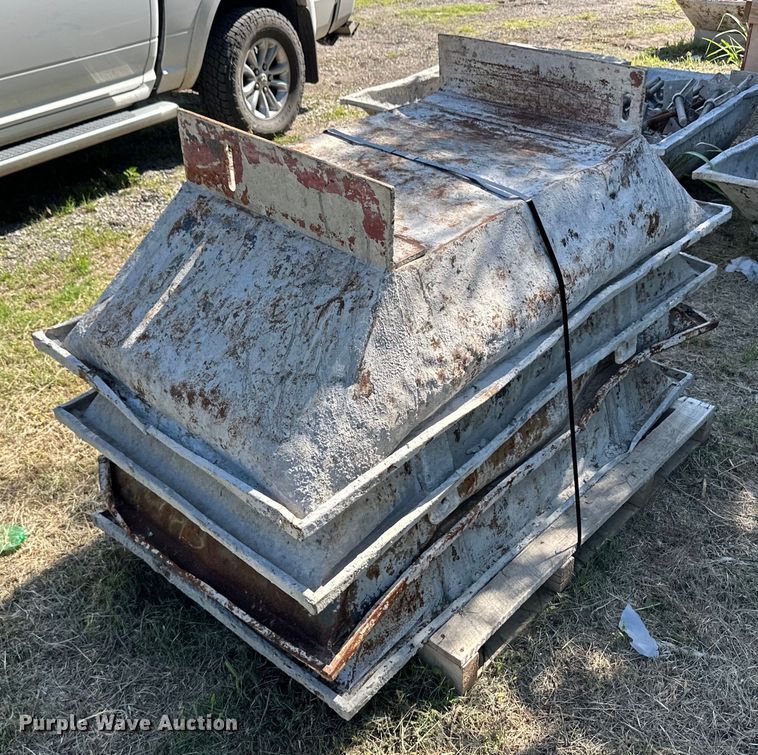 image for item OL9528 (4) grout tubs 