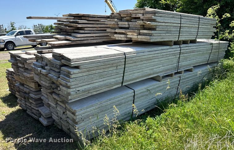 image for item OL9529 Approximately 200 9