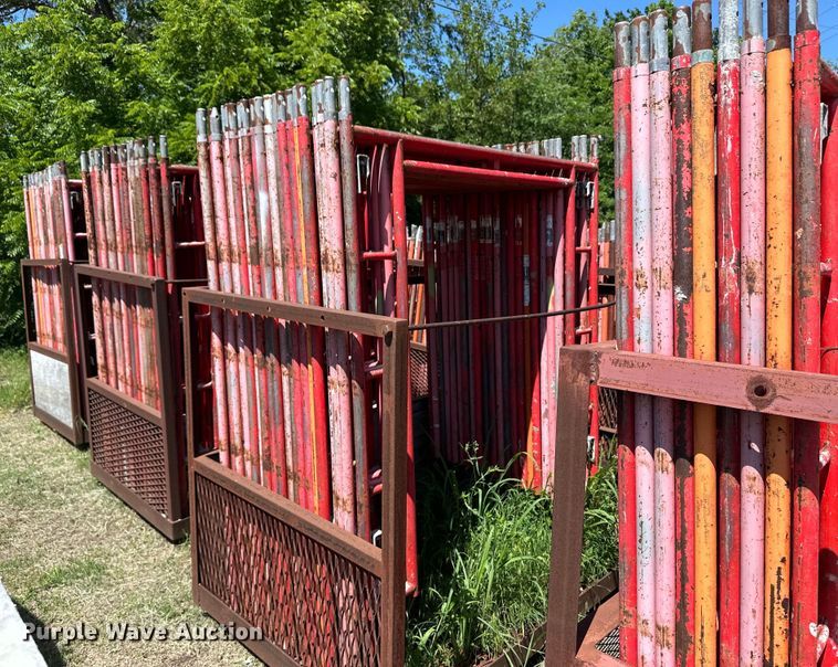 image for item OL9535 (82) 6' scaffolding bases