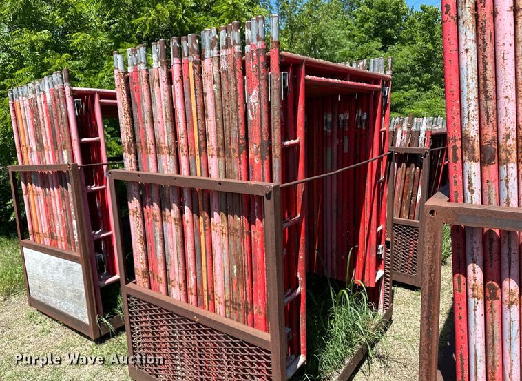 image for item OL9535 (82) 6' scaffolding bases