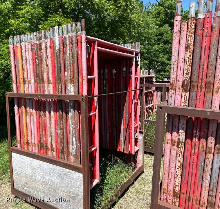 image for item OL9535 (82) 6' scaffolding bases