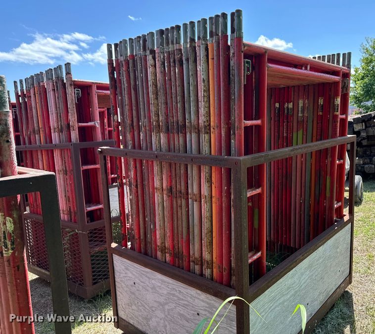 image for item OL9535 (82) 6' scaffolding bases