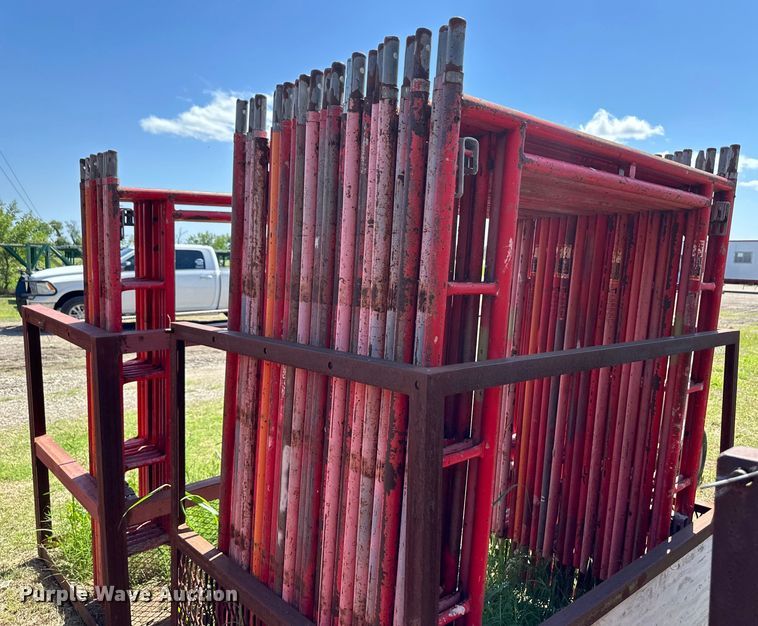 image for item OL9535 (82) 6' scaffolding bases