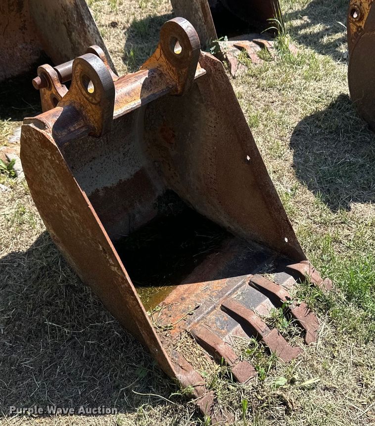 image for item OL9549 Backhoe bucket