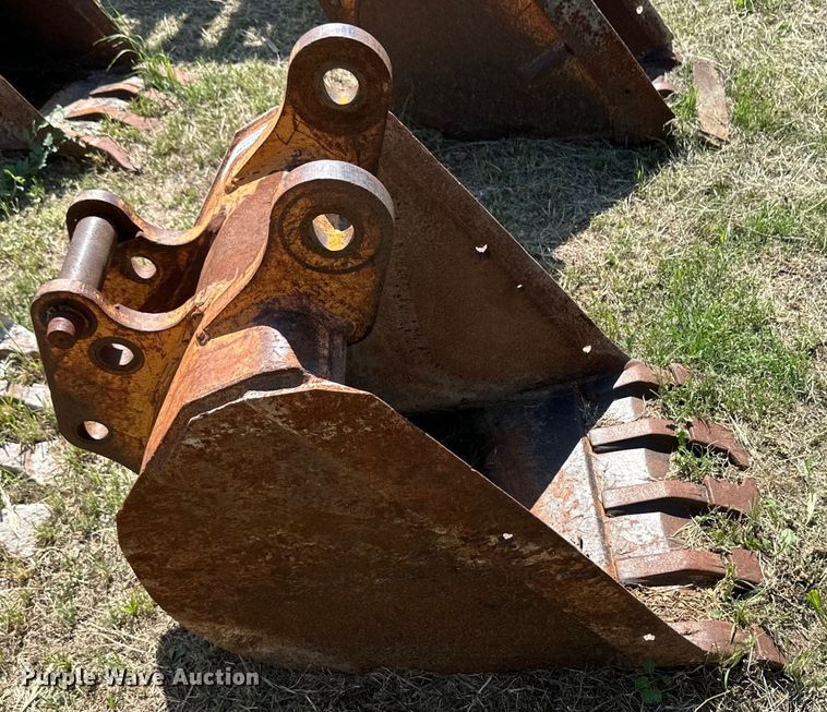image for item OL9549 Backhoe bucket