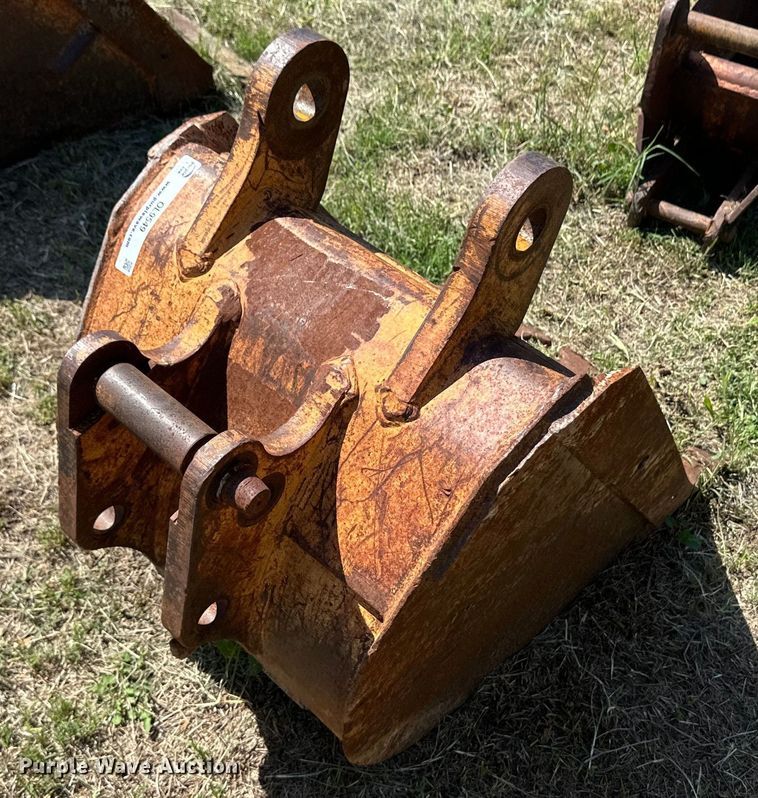 image for item OL9549 Backhoe bucket