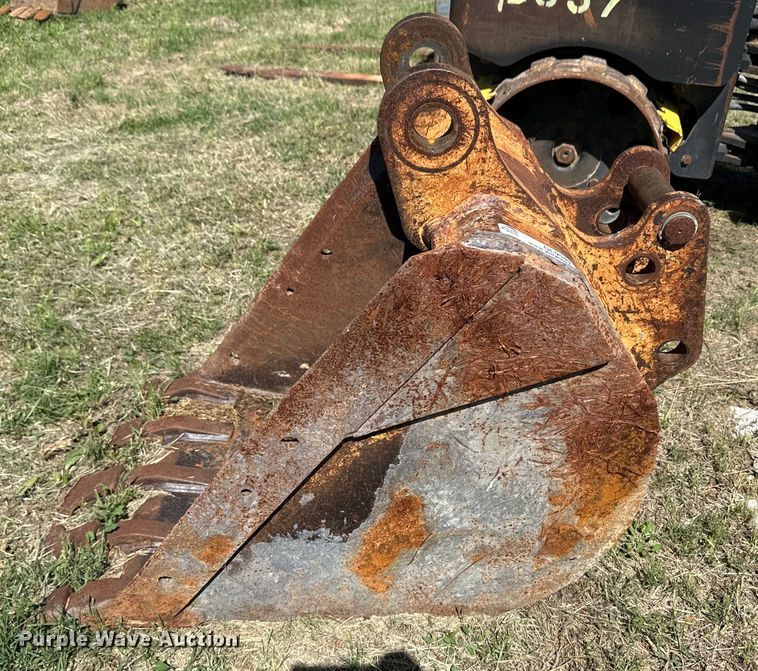 image for item OL9549 Backhoe bucket