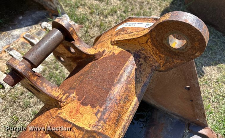 image for item OL9549 Backhoe bucket