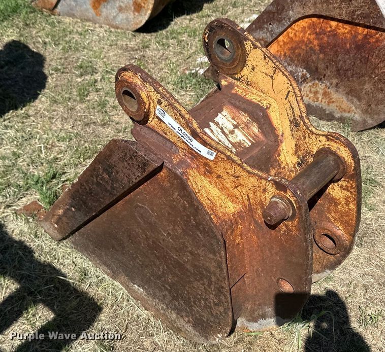 image for item OL9550 Backhoe bucket