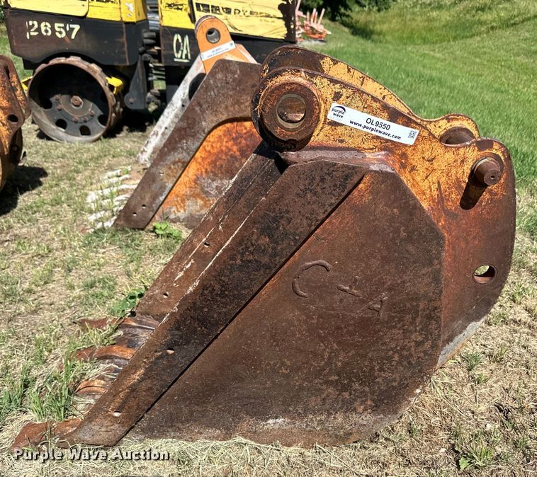 image for item OL9550 Backhoe bucket