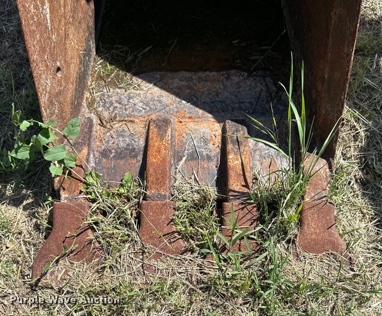 image for item OL9550 Backhoe bucket