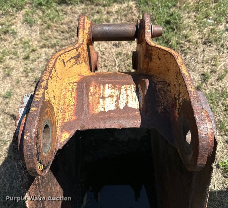 image for item OL9550 Backhoe bucket
