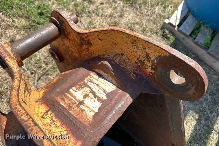 image for item OL9550 Backhoe bucket