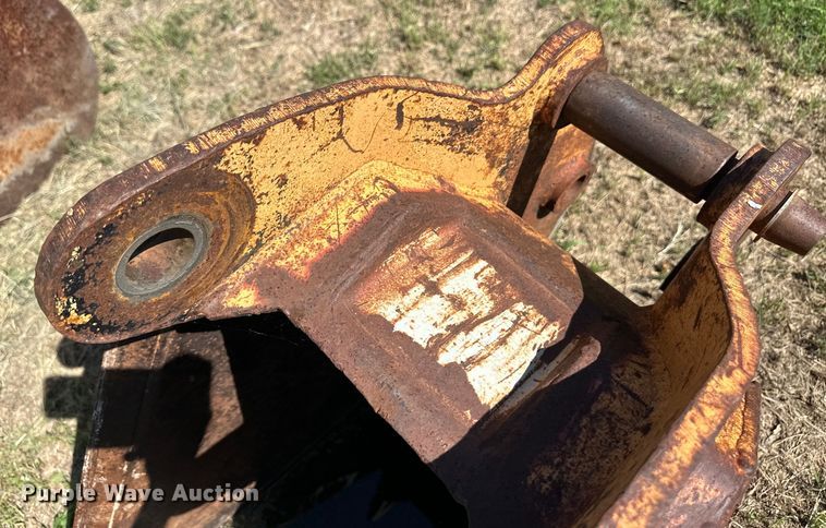 image for item OL9550 Backhoe bucket