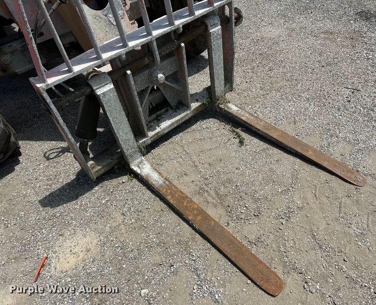 image for item OL9553 2002 Lull 844C-42 telehandler