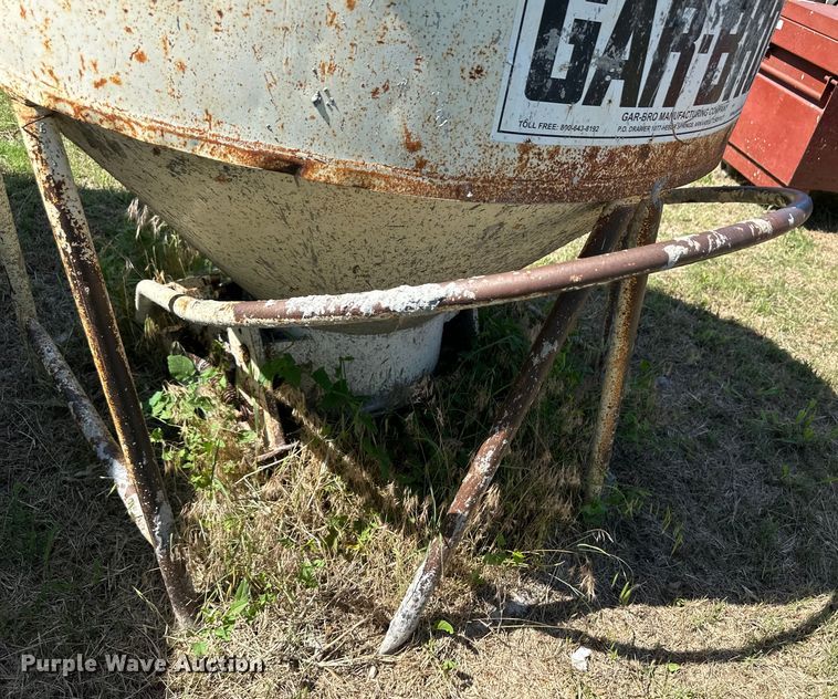 image for item OL9560 Gar-Bro concrete bucket