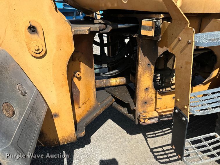 image for item OL9566 2004 Case 621D wheel loader