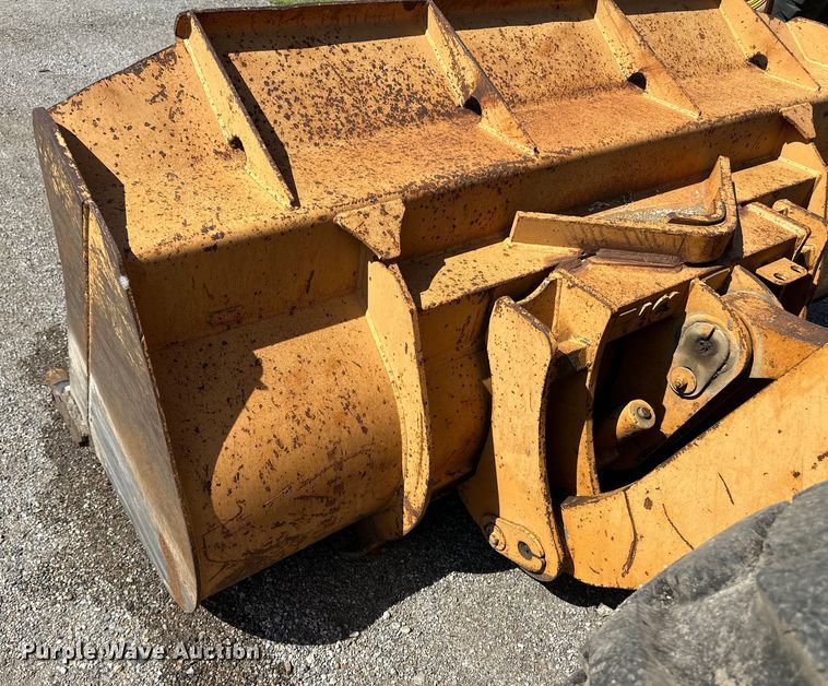 image for item OL9566 2004 Case 621D wheel loader