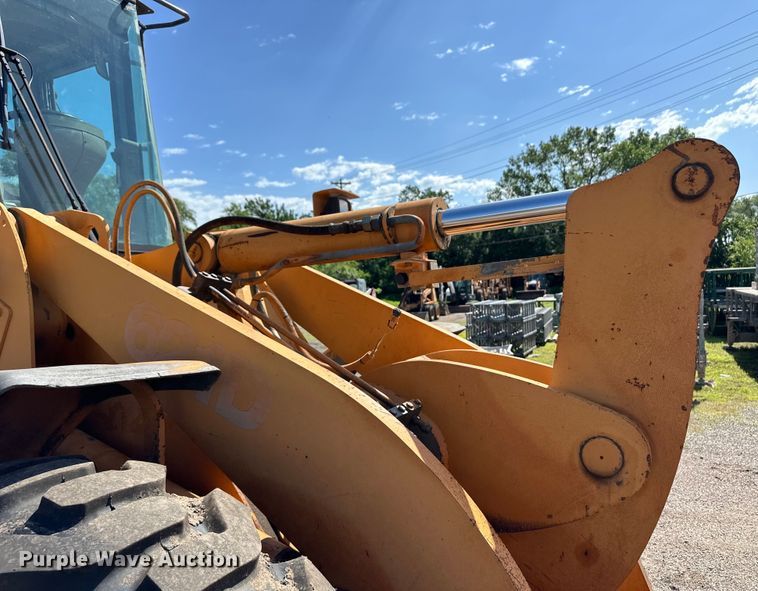 image for item OL9566 2004 Case 621D wheel loader