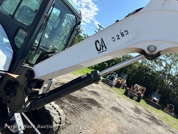 image for item OL9569 2016 Bobcat E45 mini excavator