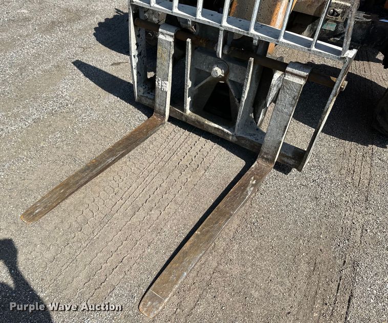 image for item OL9570 1999 Lull 844C-42 Highlander telehandler