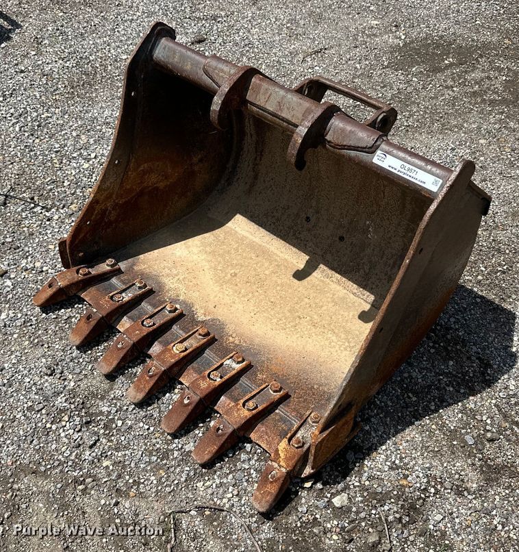 image for item OL9571 Bobcat excavator bucket