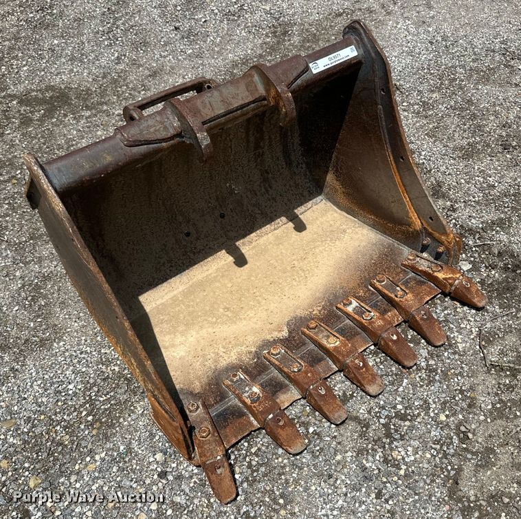 image for item OL9571 Bobcat excavator bucket