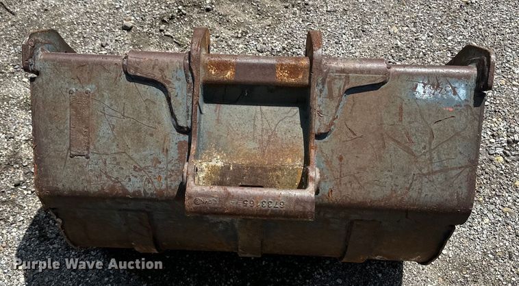 image for item OL9571 Bobcat excavator bucket