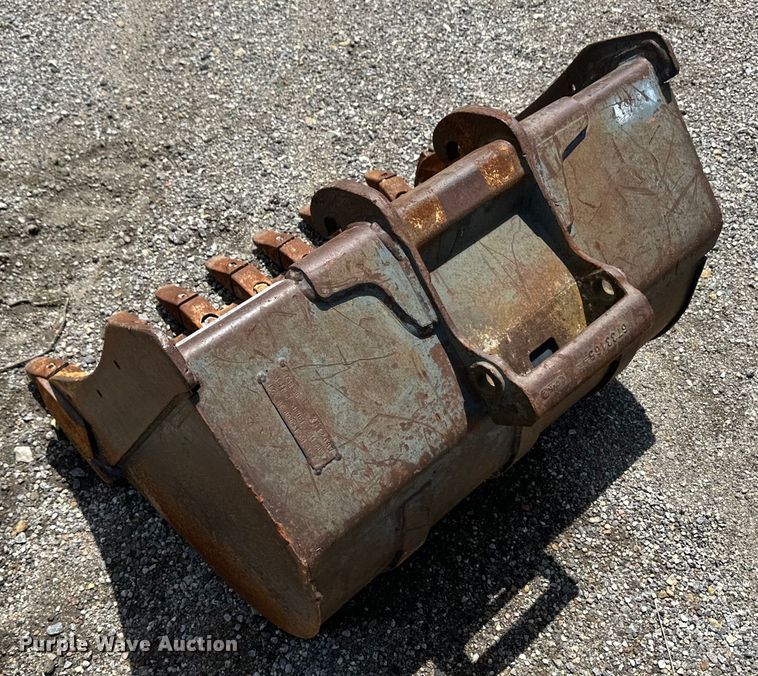 image for item OL9571 Bobcat excavator bucket