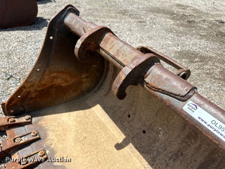 image for item OL9571 Bobcat excavator bucket