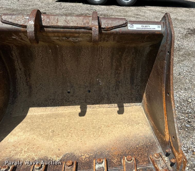 image for item OL9571 Bobcat excavator bucket