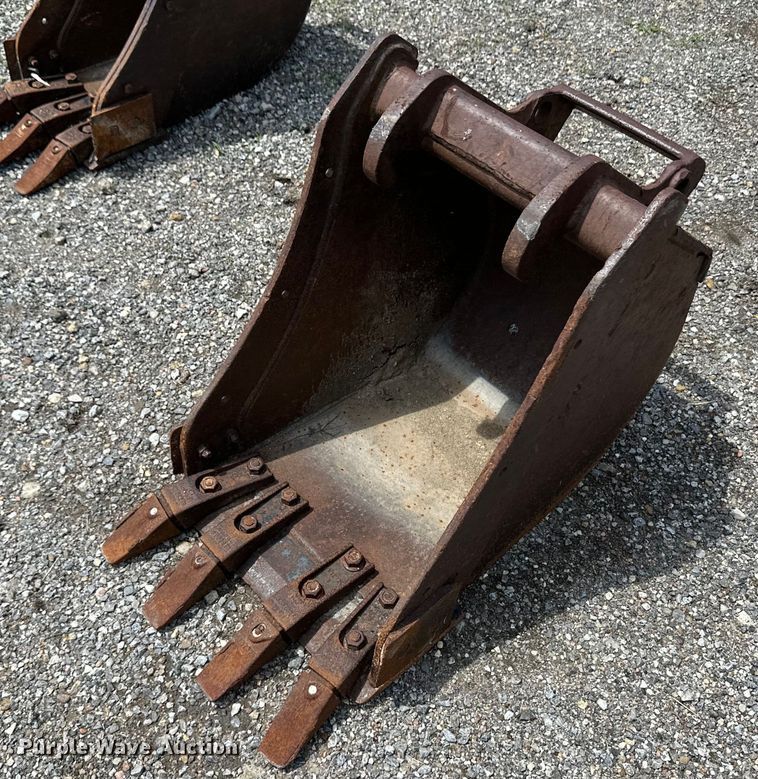 image for item OL9572 Bobcat excavator bucket