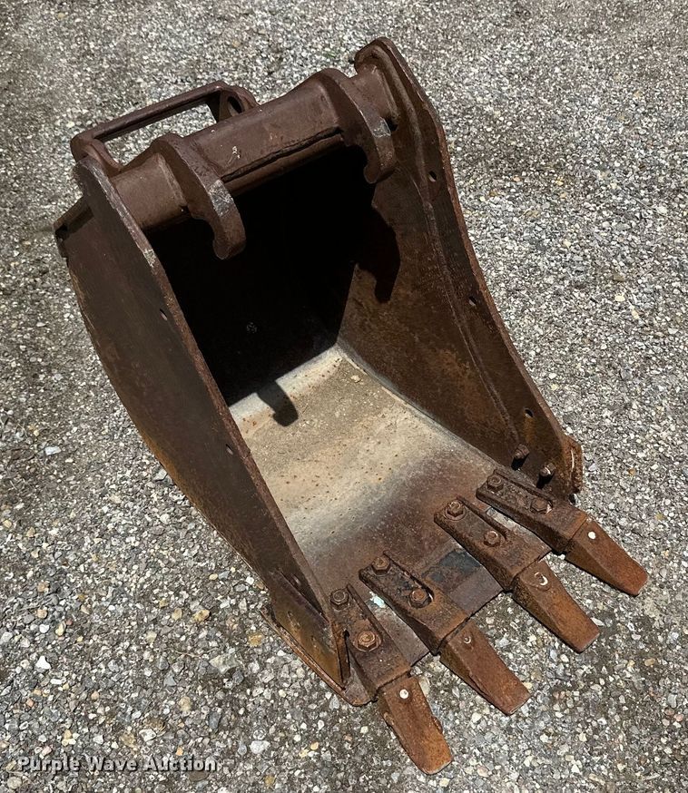 image for item OL9572 Bobcat excavator bucket