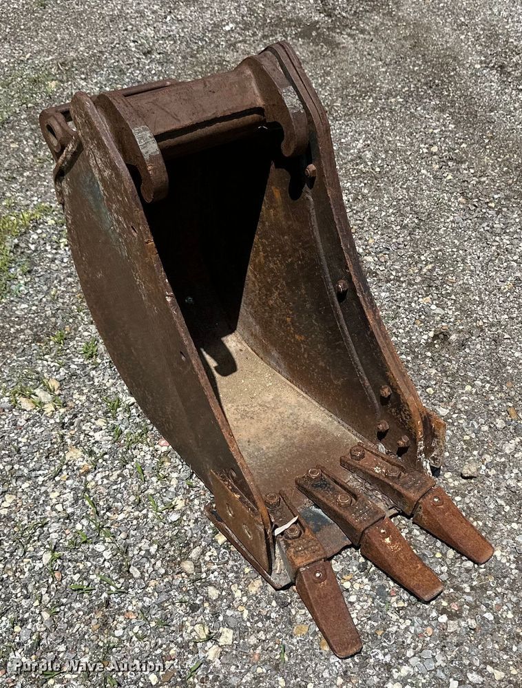 image for item OL9573 Bobcat excavator bucket