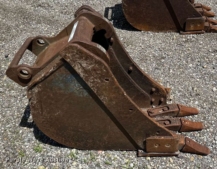 image for item OL9573 Bobcat excavator bucket